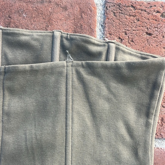 SKIMS OUTDOOR CORSET IN ARMY . NWT SIZE 4X - Picture 9 of 14